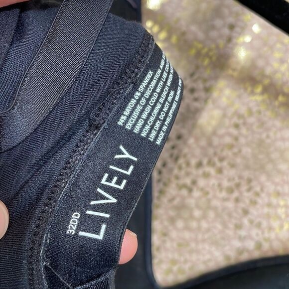 LIVELY black All Day Deep V No Wire Bra size 32DD - Picture 8 of 8